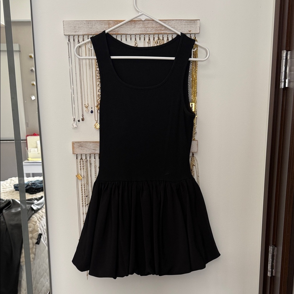 Black Sleeveless Dress